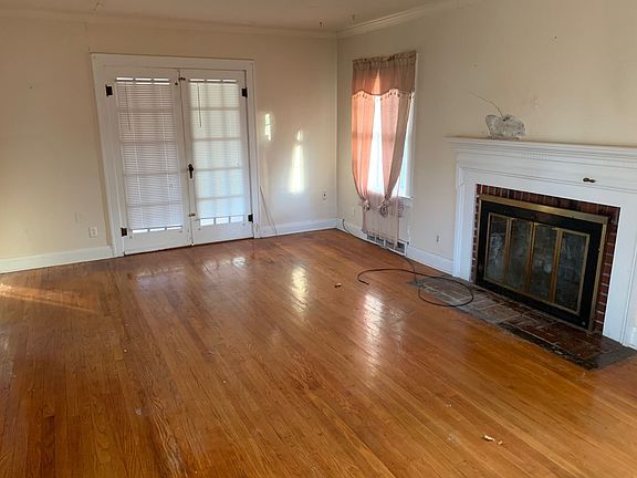 2nd image of 511 S Illinois St