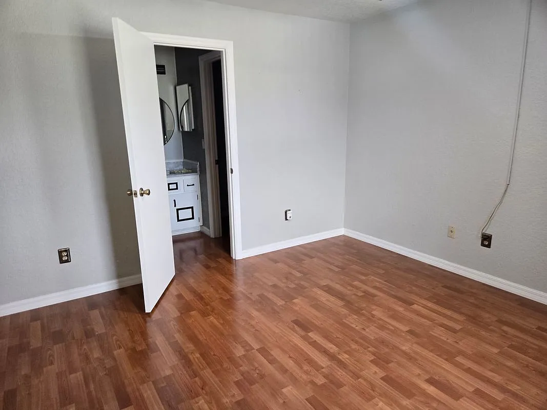 3 bed, 2.0 bath, 1290 sqft, $1,650 — Photo 3