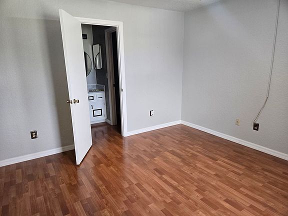 3rd image of 4870 SW 147th Loop