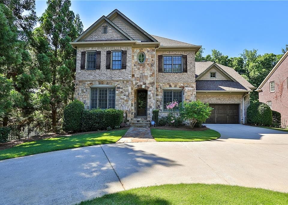 1st image of 2033 Anderson Dr SE