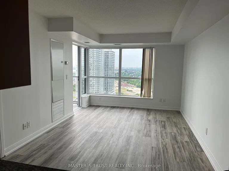 151 Village Green Sq #2606 — Photo 12