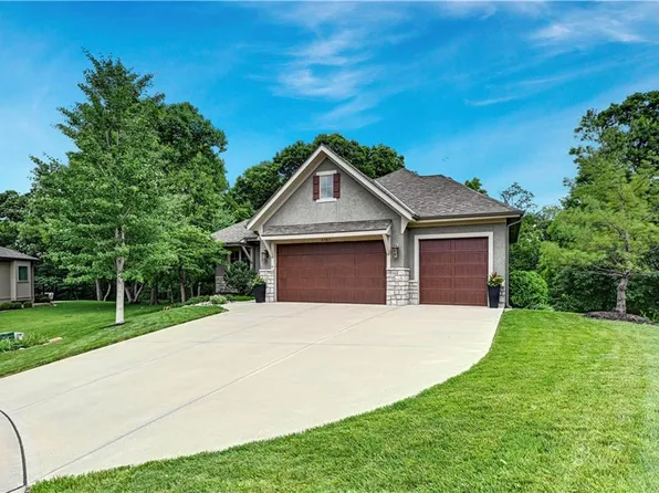 5707 Constance St, Shawnee, KS 66216