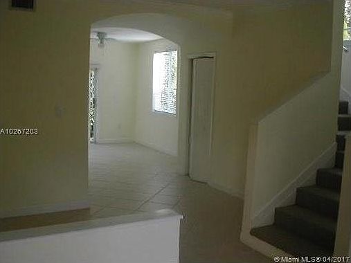 4th image of 400 Giralda Ave