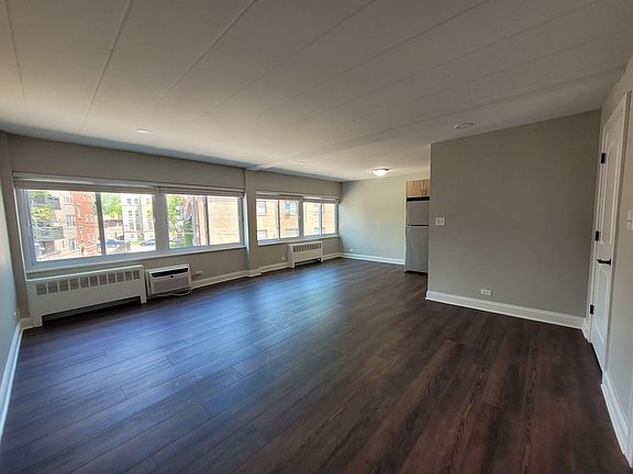 2nd image of 2020 W Farwell Ave #310G