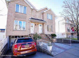 26 Sharrotts Rd, Staten Island, NY 10309