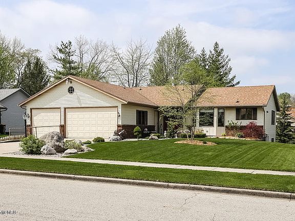 2nd image of 2870 Shady Oaks Dr SW