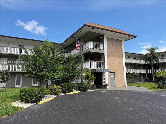 3rd image of 5200 Washington St APT 207