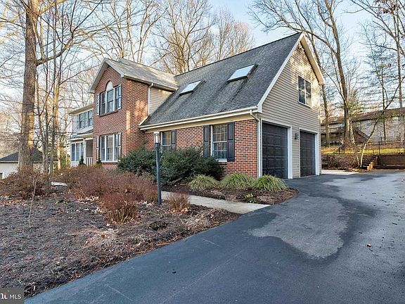 2nd image of 2408 Pine Hurst Dr