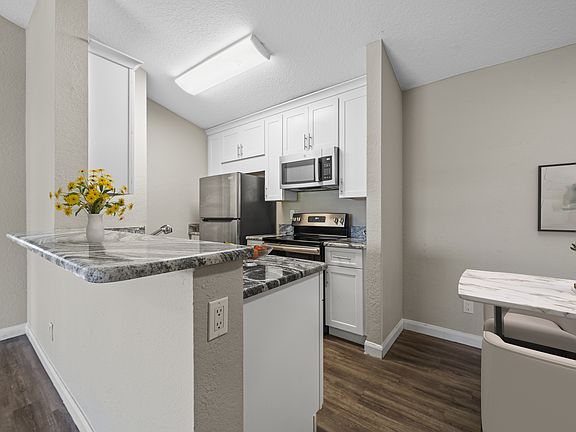 4th image of 13200 Wilcox Rd #105