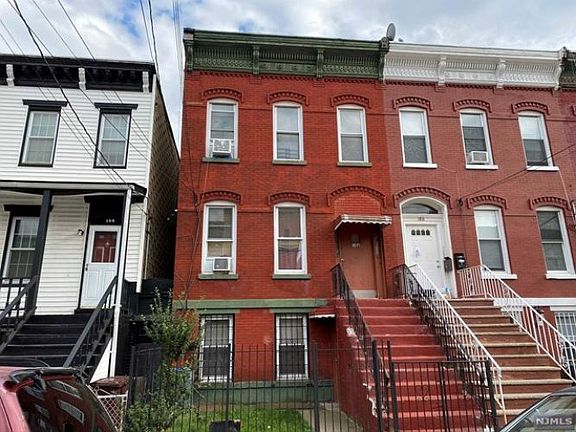 2nd image of 188 Van Horne St