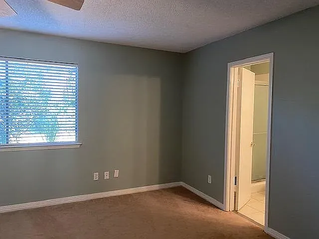 2820 Whisper Oaks Dr — Photo 12