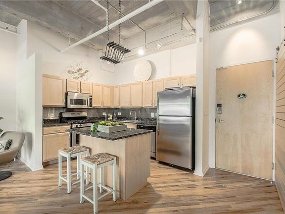 4th image of 2029 Grand 115 Blvd #115