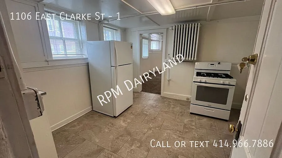Building Photo - 1106 E Clarke St #1