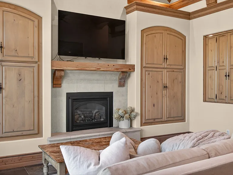 2375 Clubhouse Dr — Photo 40