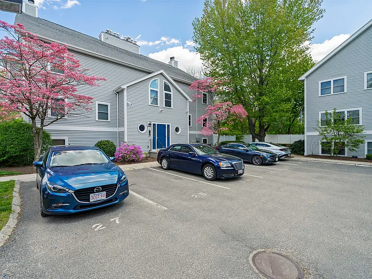 11 Marion St #A — Photo 3
