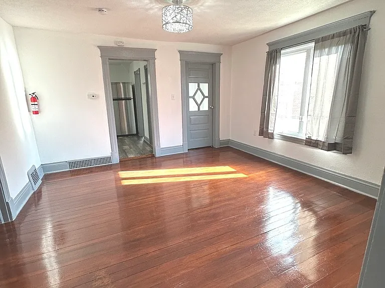408 S Gardiner Ave #2 — Photo 17