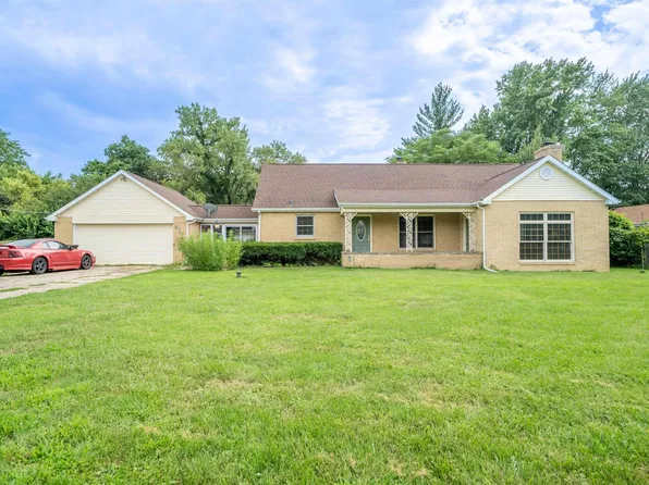 916 Woodland Knolls Rd, Metamora, IL 61548