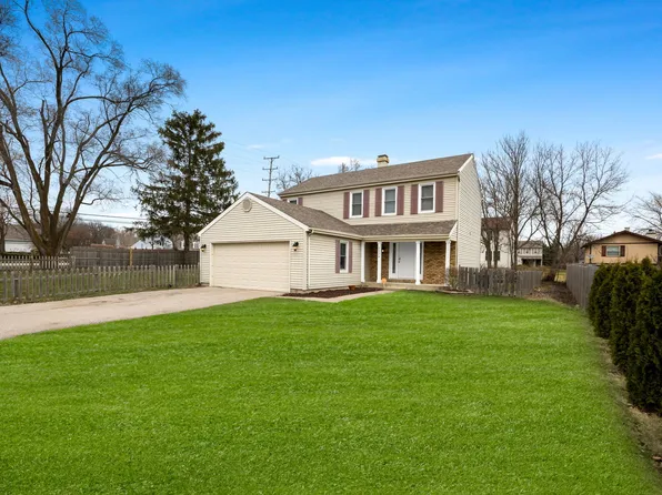 5524 W Sherman Dr, McHenry, IL 60050