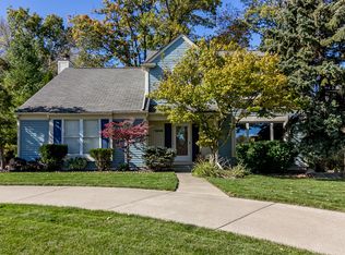 1808 Poppleton Dr, West Bloomfield, MI 48324