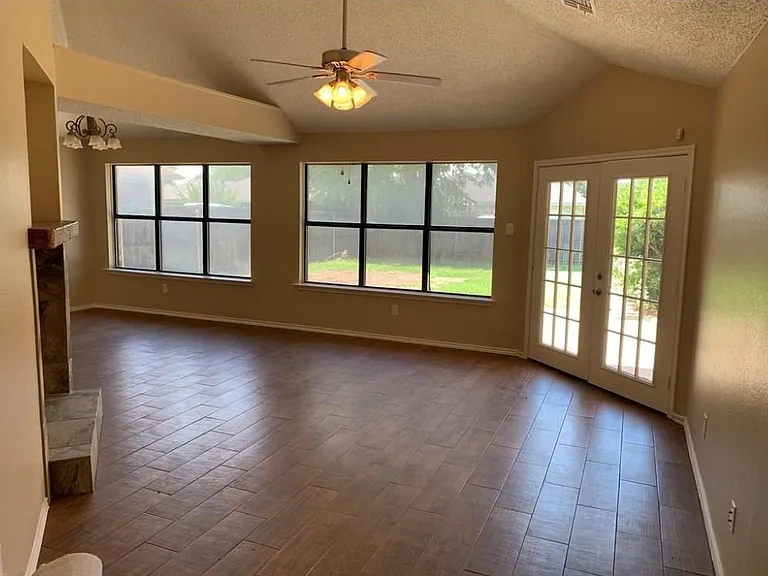 1522 Sunswept Ter — Photo 3