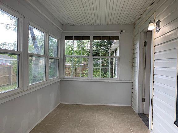 2nd image of 6209 Lottie St
