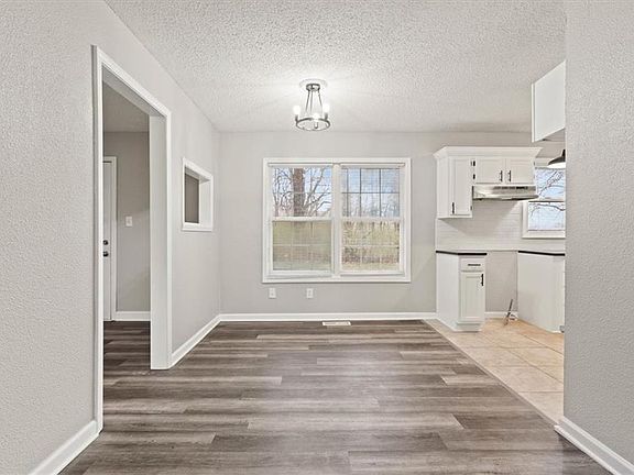 5th image of 4339 Hardesty Ave