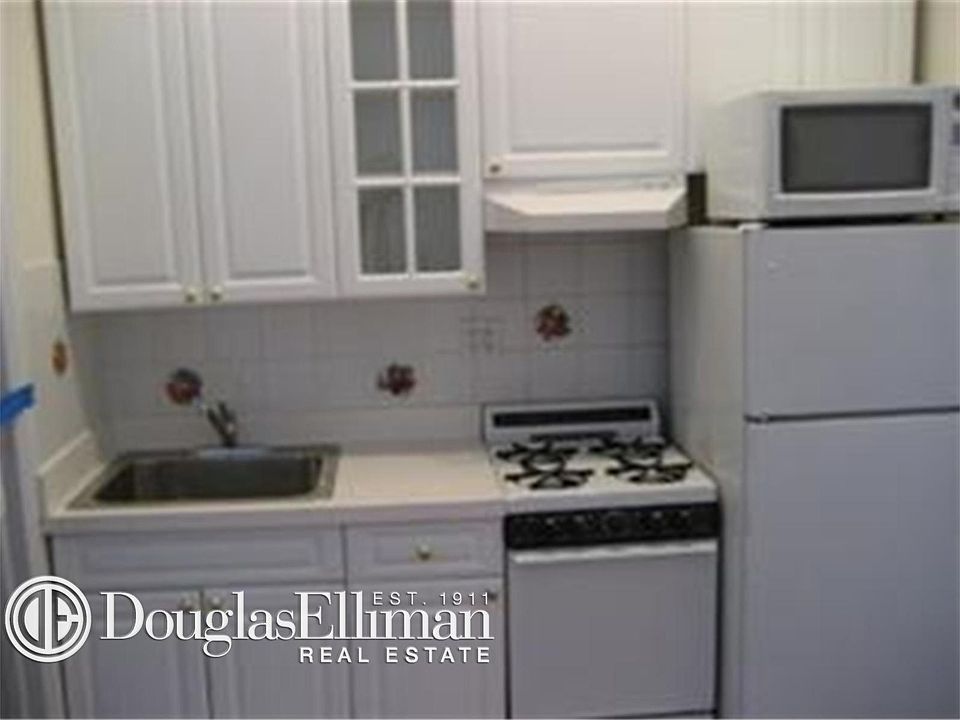 1st image of 49 Park Ave APT 1D