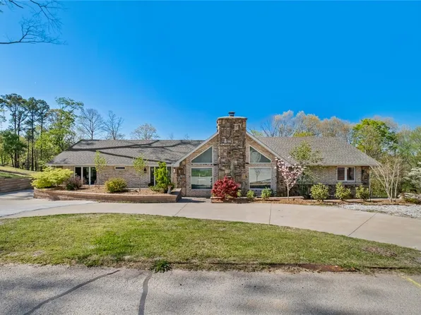 15010 Dutchmans Dr, Rogers, AR 72756