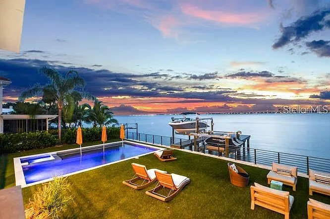 6 bed, 6.5 bath, 6551 sqft, $63,000 — Photo 3