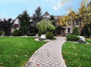 401 Jay Ct, Franklin Lakes, NJ 07417