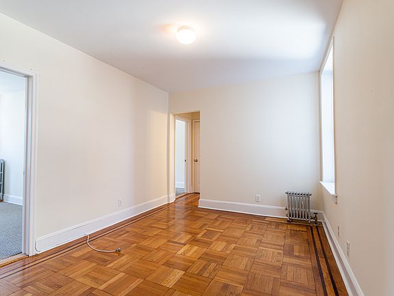 4th image of 12-21 30th Ave #B1