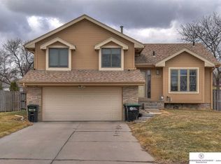 2920 N 121st Cir, Omaha, NE 68164