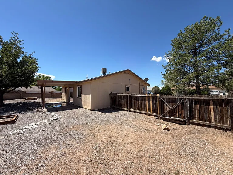 628 Pontiac Dr SW — Photo 23