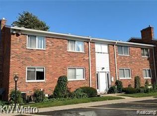 29334 Hoover Rd, Warren, MI 48093