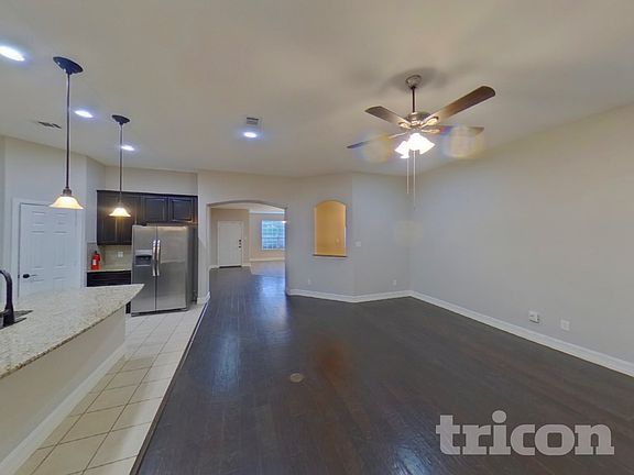 3rd image of 612 Peterhouse Dr