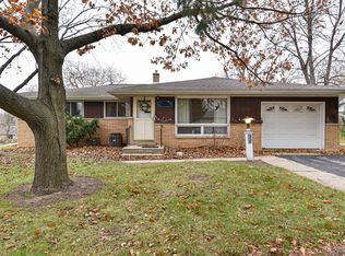 1877 Hilltop Dr, East Troy, WI 53120