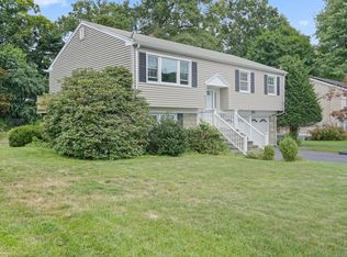278 Sigwin Dr, Fairfield, CT 06824