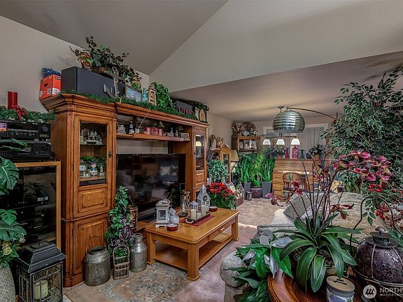 5th image of 14527 24th Avenue E