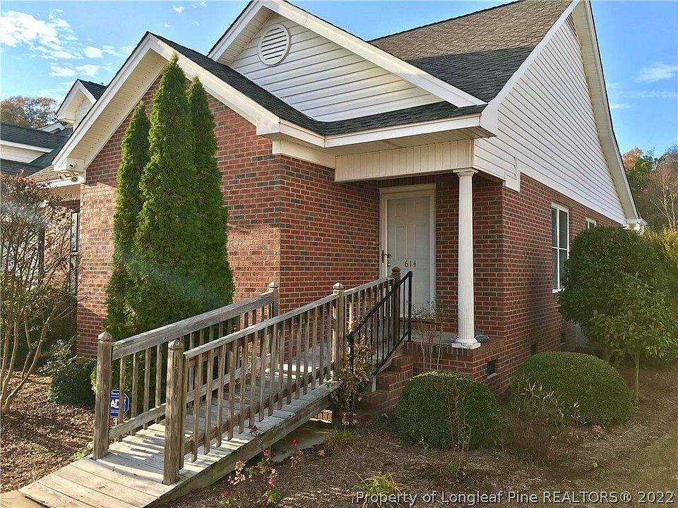 1st image of 614 Amberdale Cir W