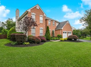 104 Equestrian Dr, New Hope, PA 18938