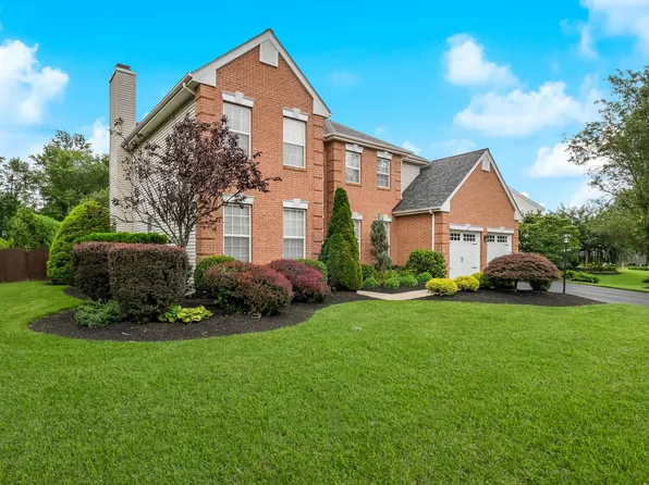 104 Equestrian Dr, New Hope, PA 18938