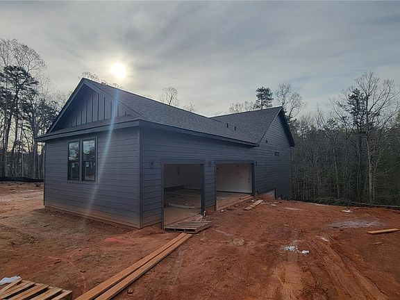 2nd image of 533 16th Cir