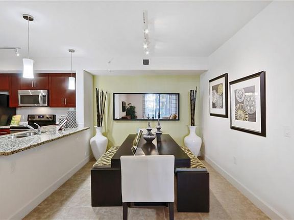 3rd image of 5801 Toscana Dr #526