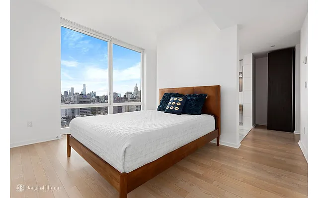 Rented by Douglas Elliman | media 24