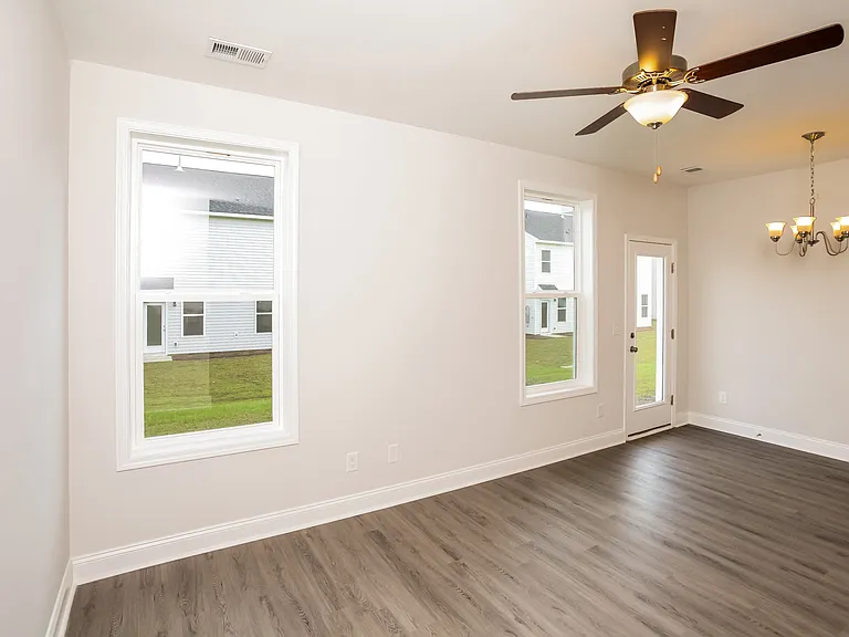 413 Blue Robin Ln — Photo 3