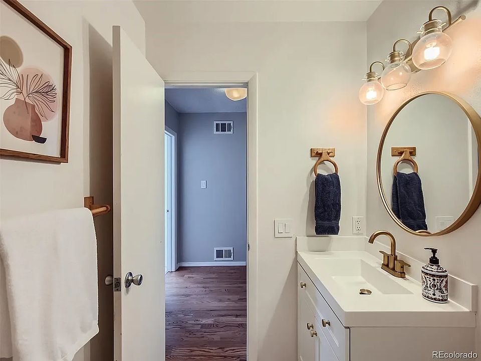 Master bath Level 2 (from inside to out)