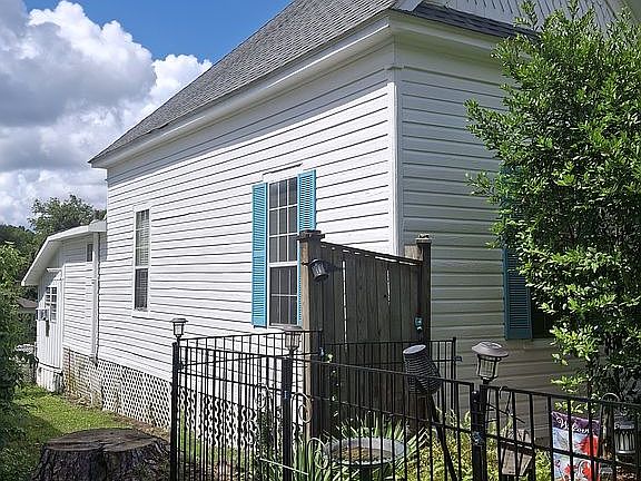 4th image of 629 Virginia Ave