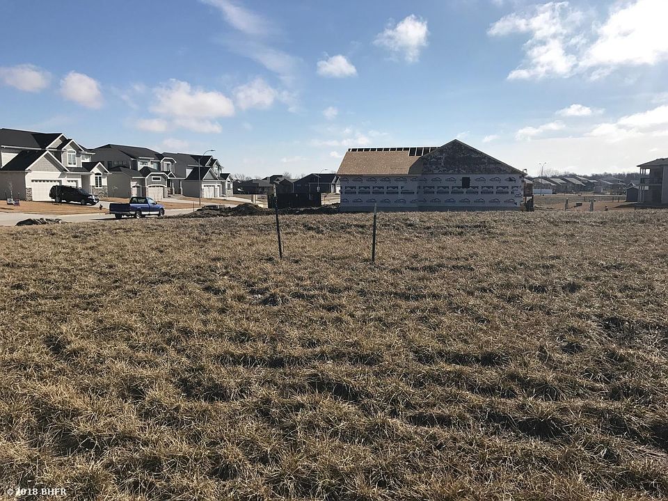 1st image of 613 NW Beechwood Dr