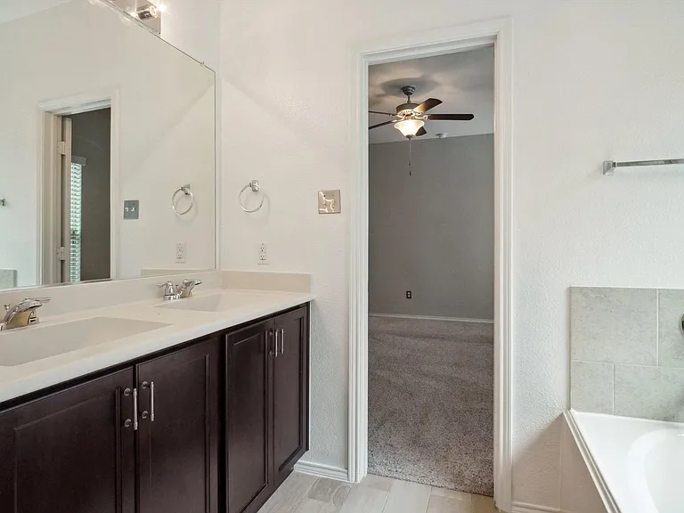 5817 Fir Tree Ln — Photo 10