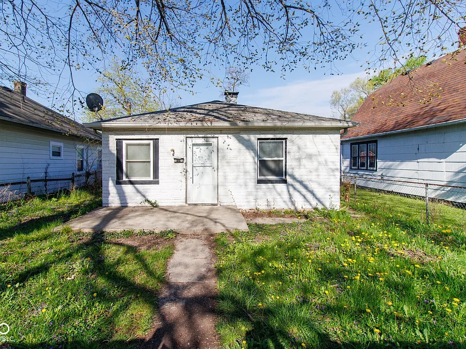 3016 N Gladstone Ave